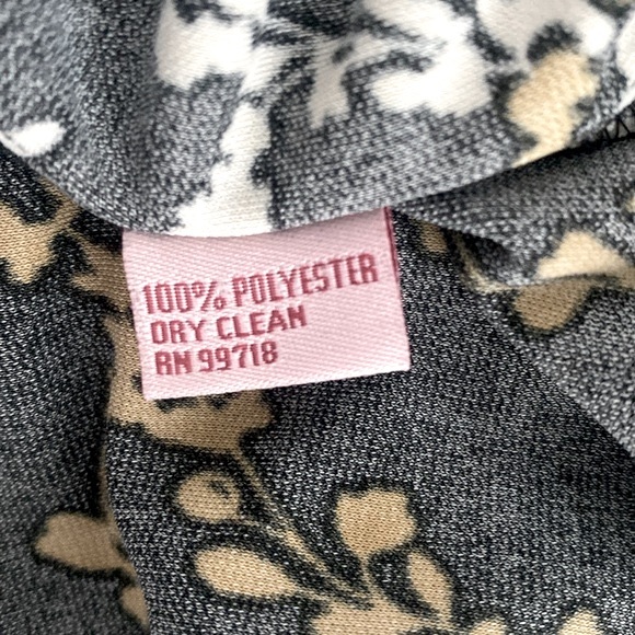 Becky & Max Long Sleeved Floral Tie Waist Wrap Dress - Picture 8 of 9